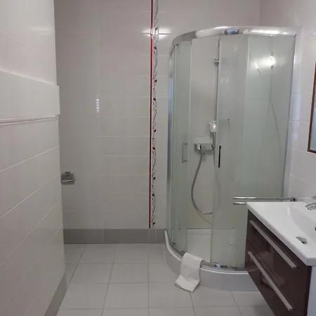 Apartament Pokoje H 11 *