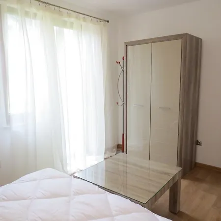 Apartament Pokoje H 11